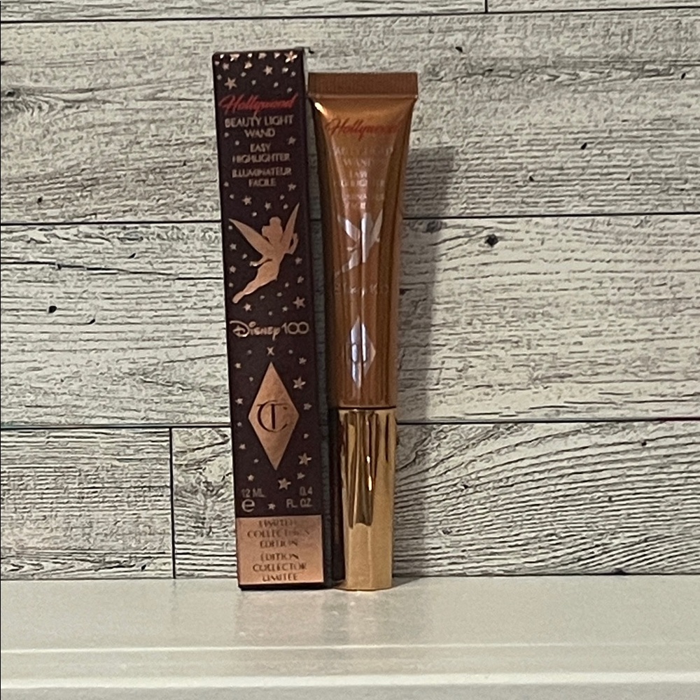 Charlotte Tilbury Beauty Light Wand in Gold Highlighter - Spotlight